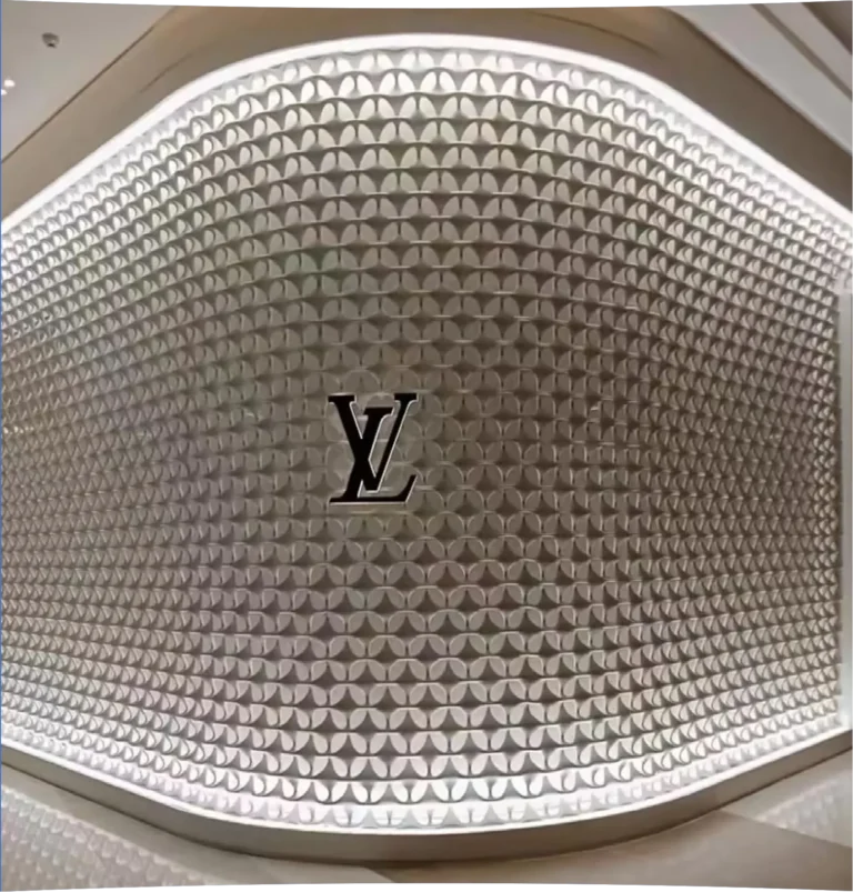 High-Quality Fiberglass Sculpture from China Factory