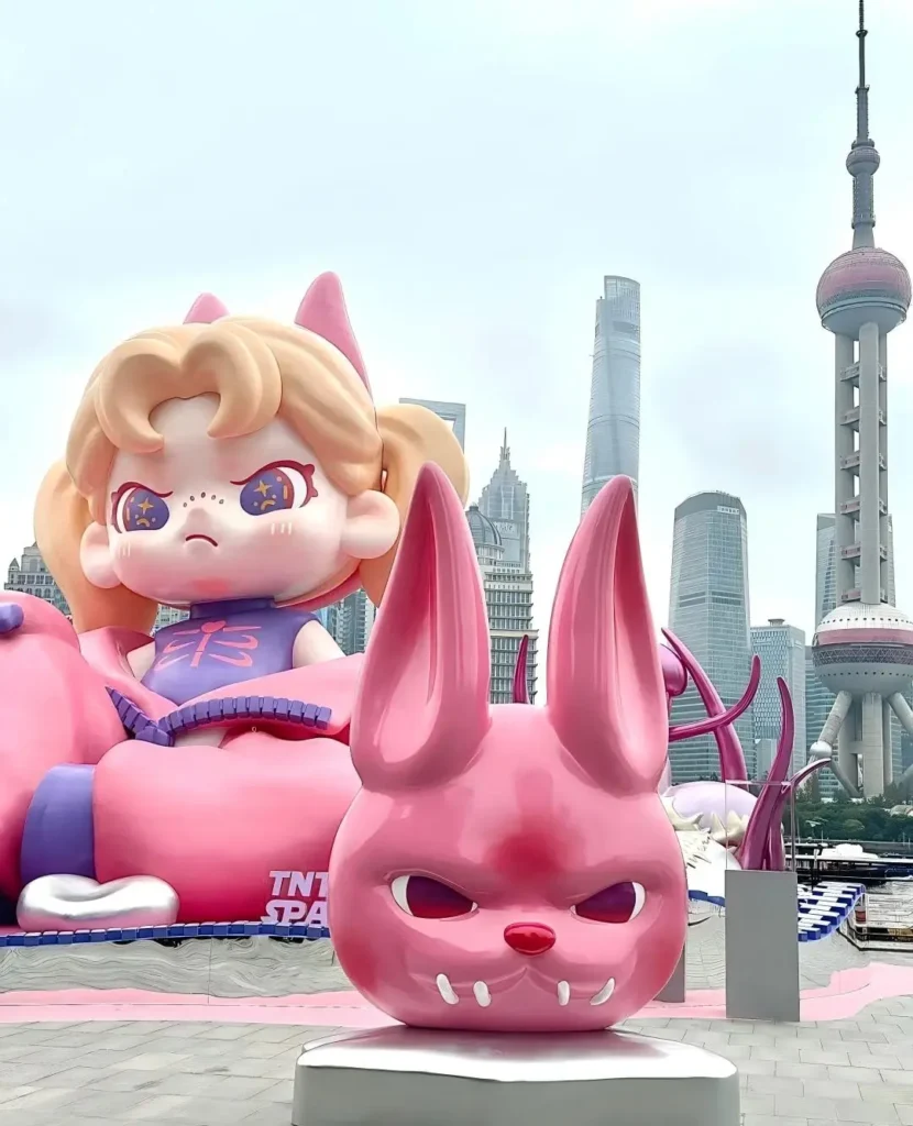 Commercial fiberglass cartoon sculptures – Shanghai Bund outdoor decor