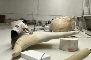 Custom fiberglass sculptures meticulously crafted by experienced artisans; a trusted Chinese supplier of fiberglass sculptures, dedicated to high-quality craftsmanship and attention to detail