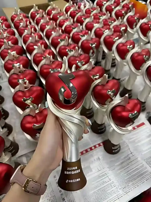 Custom fiberglass trophy sculpture, 3D-printed red heart award statues from professional fiberglass sculpture manufacturer