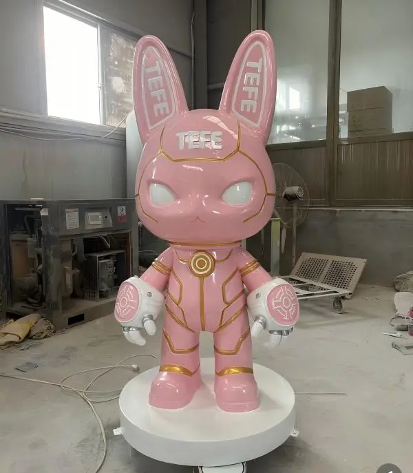 FRP sculpture surface finishes, high-gloss finish fiberglass sculpture for commercial indoor display
